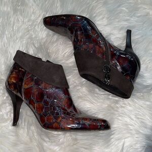 Donald J Pliner Rula Brown Tortoise with Suede trim ankle booties